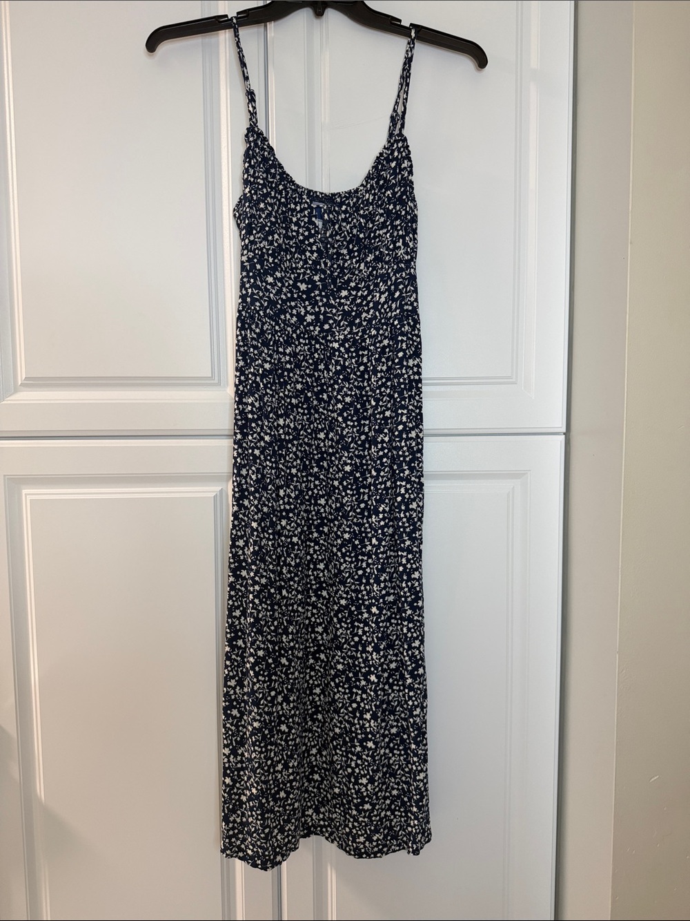 Old Navy Navy and White Floral Spaghetti-Strap Maxi Dress